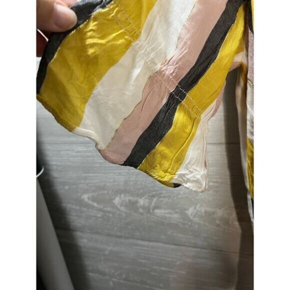 Beige by ECI Surplice Front 3/4 Sleeves Blouse Large - Picture 7 of 7